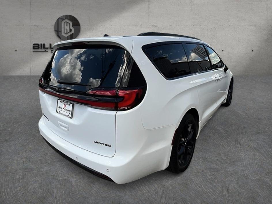 Used 2024 White Chrysler Limited image 5