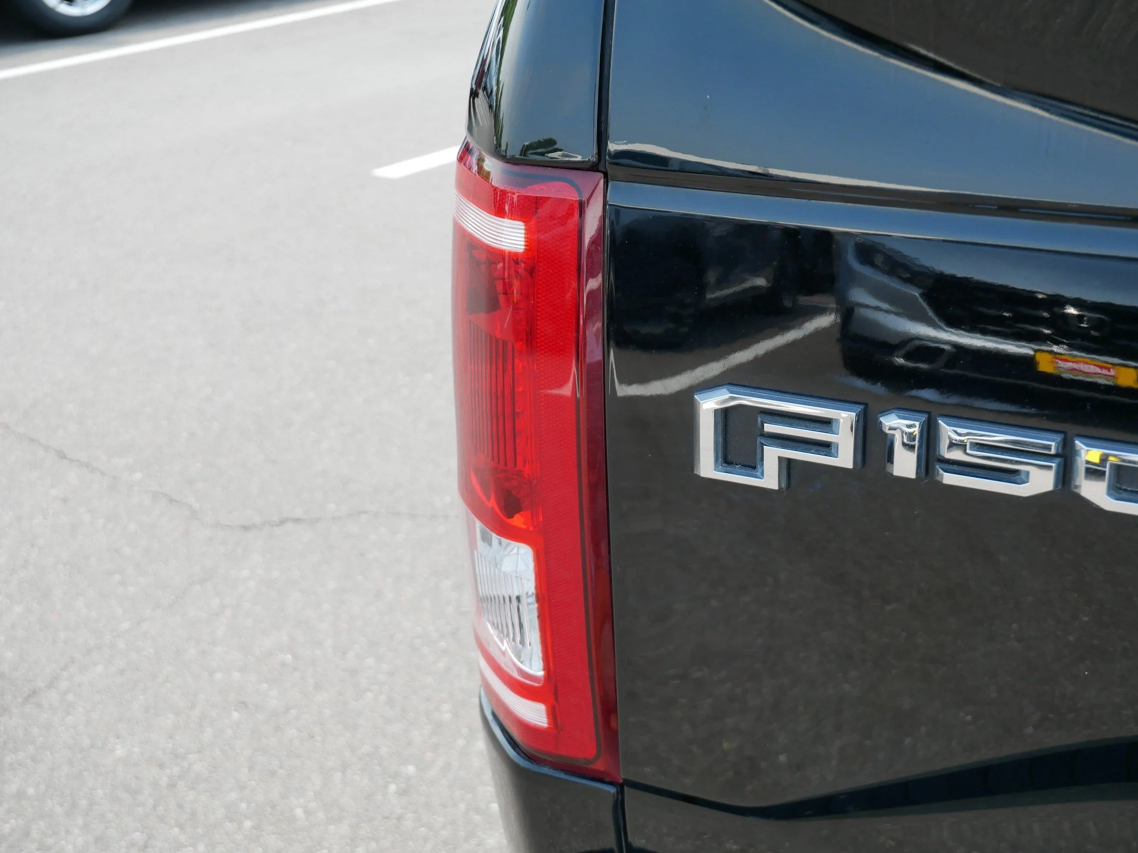 Used 2016 Shadow Black Ford Lariat image 11