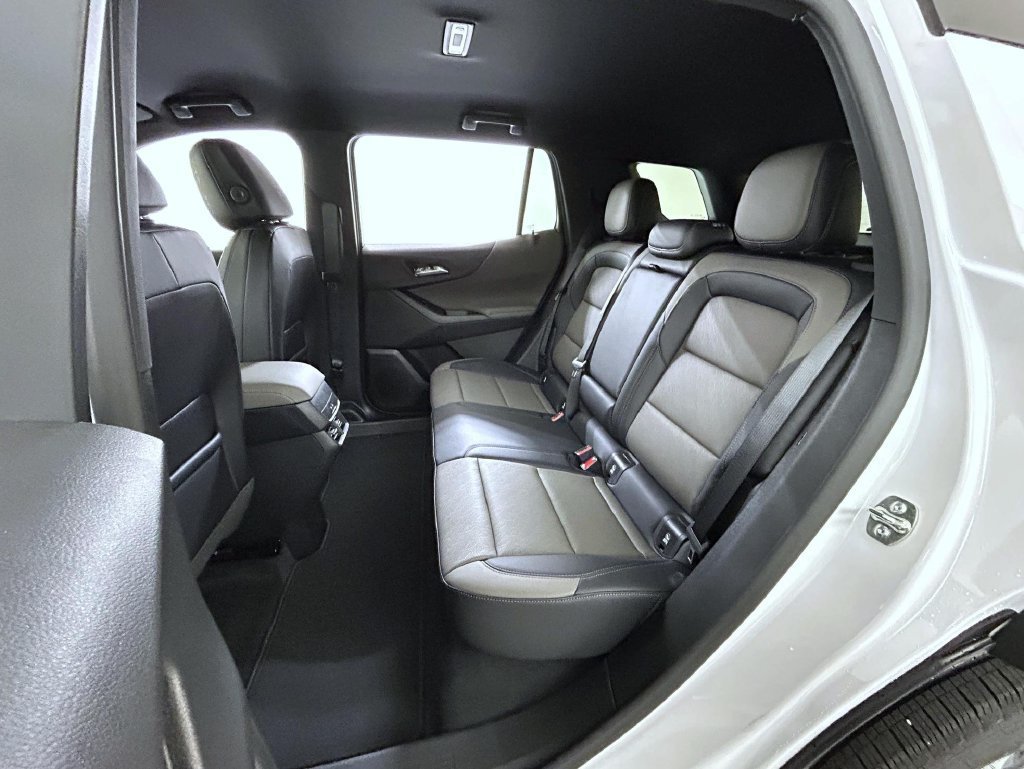 New 2027 Summit White Chevrolet LT image 19