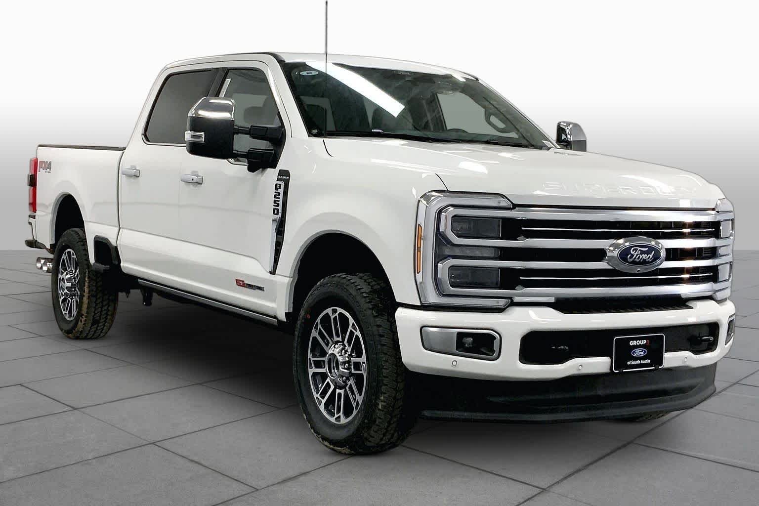 New 2026 Star White Metallic Tri-Coat Ford F-250® Platinum® image 2