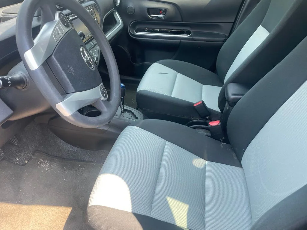 Used 2015 Black Toyota Two image 17