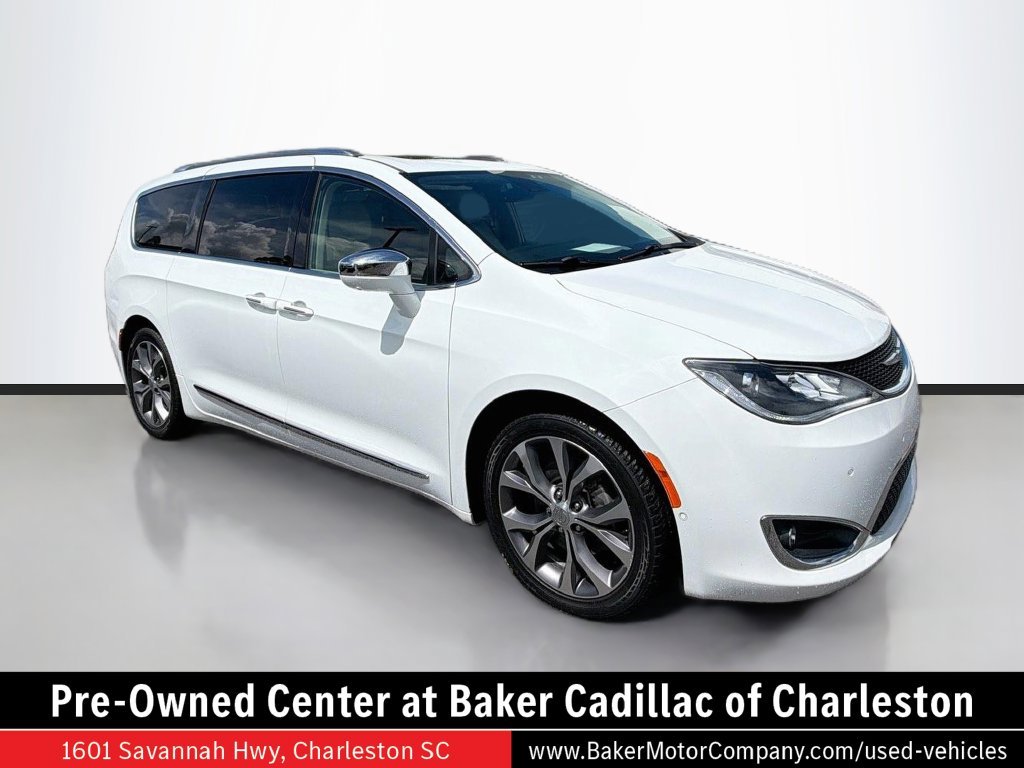 Used 2018 White Chrysler Limited image 3
