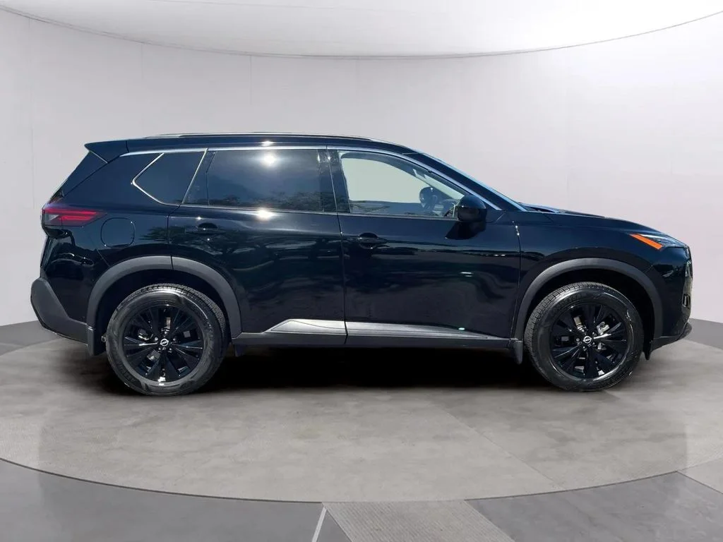 Used 2023 Super Black Nissan SV image 6