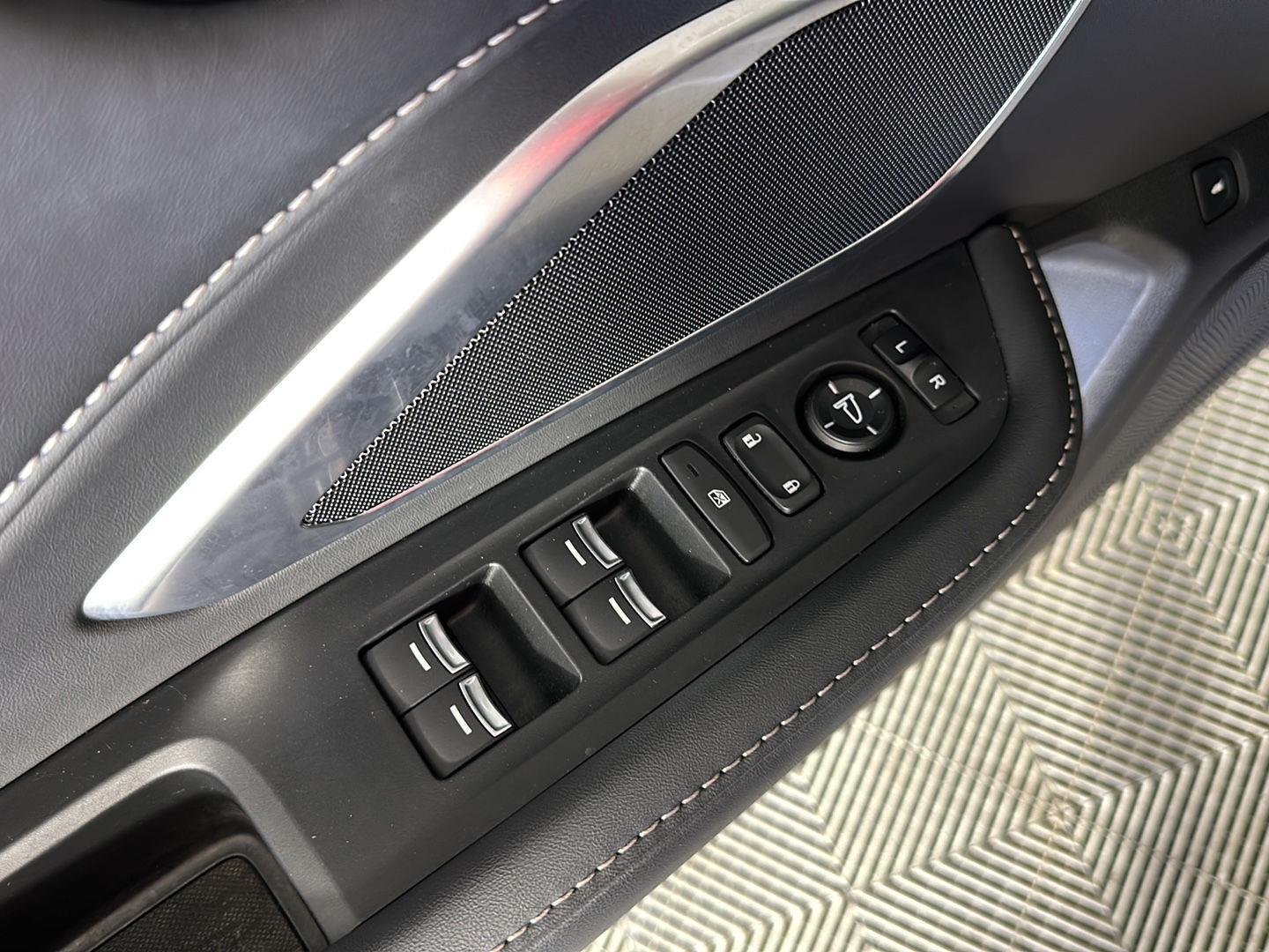 Used 2025 Liquid Carbon Metallic Acura SH-AWD image 7
