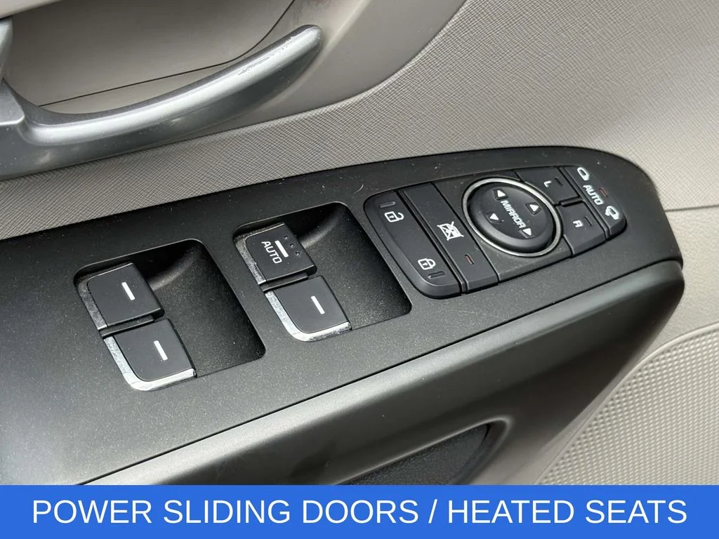 Used 2016 Silver Kia LX image 28