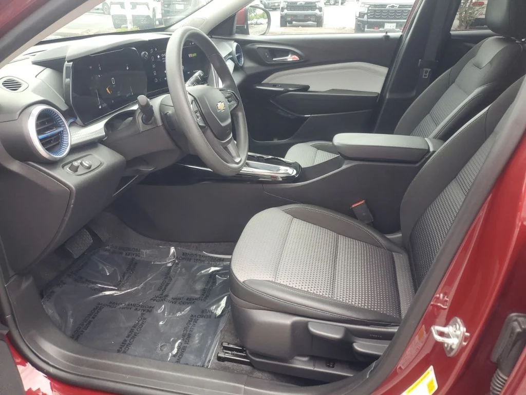 Used 2025 Red Chevrolet LT image 13