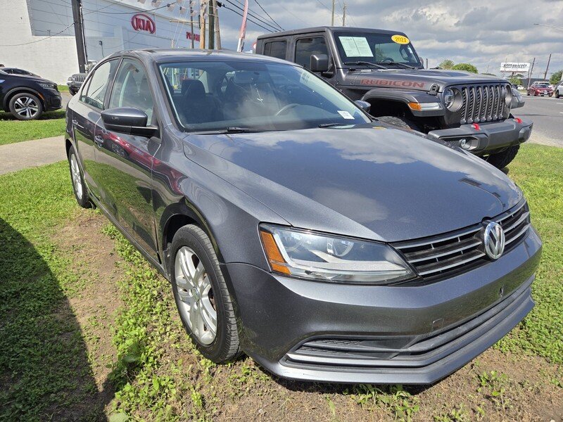 Used 2018 Gray Volkswagen 1.4T S image 3