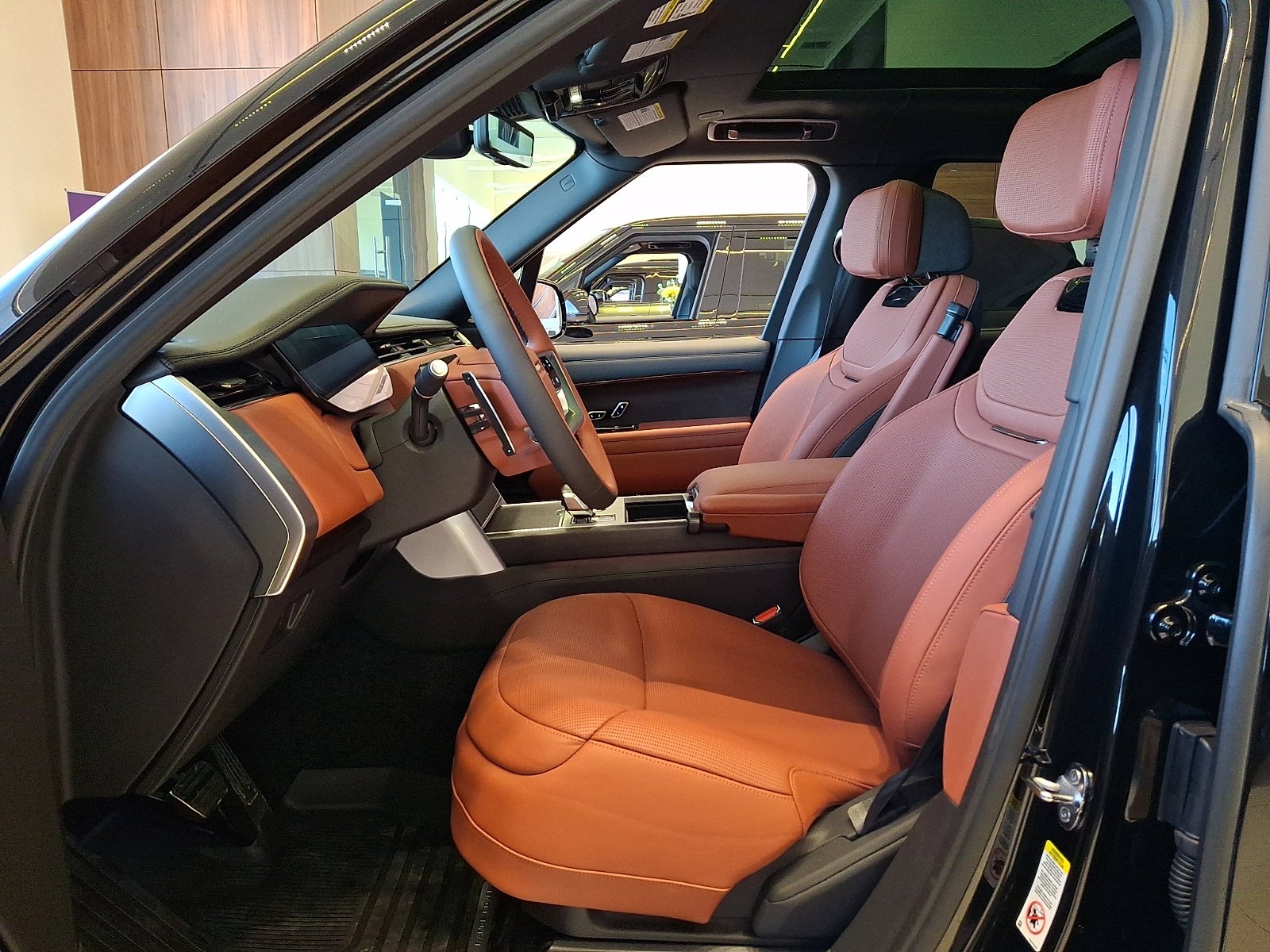 2026 Land Rover Range Rover SV - Photo 9
