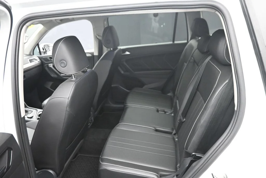 Used 2024 White Volkswagen 2.0T SE image 12