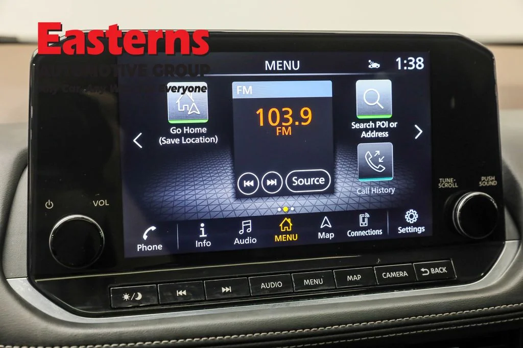 Used 2023 Silver Nissan SL image 19