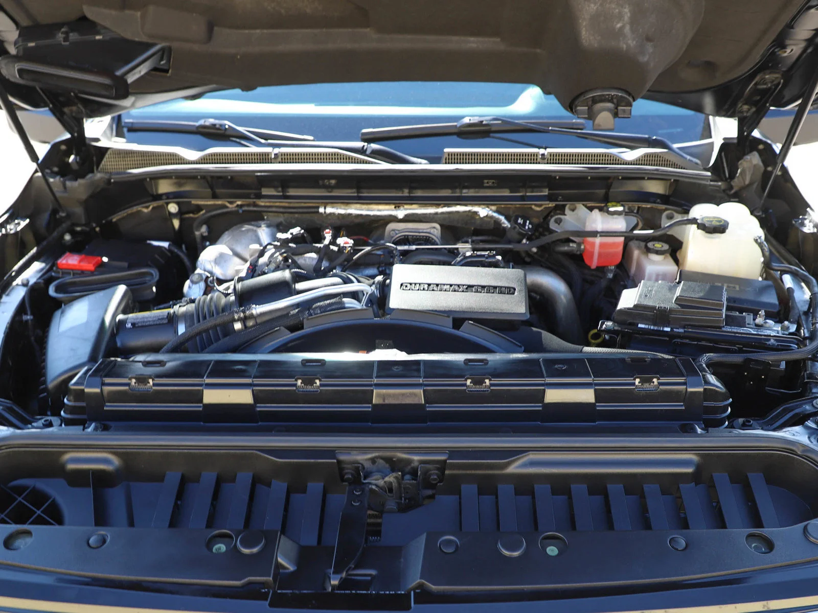 Used 2024 Onyx Black GMC Denali image 31