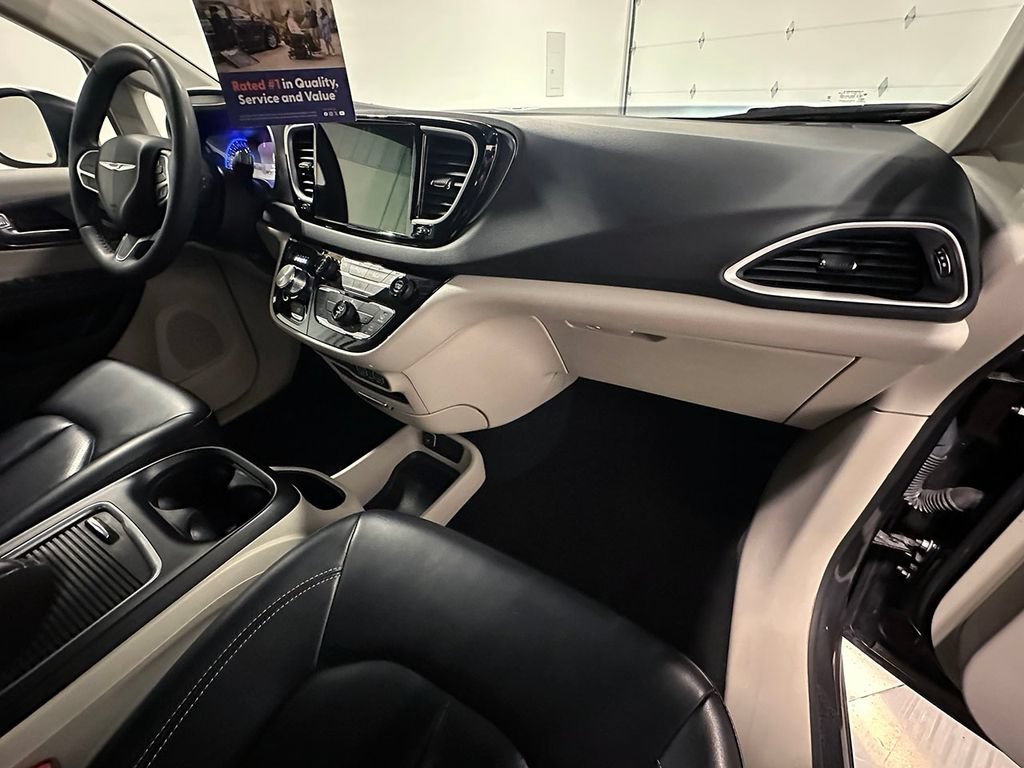 Used 2023 Gray Chrysler Touring L image 28