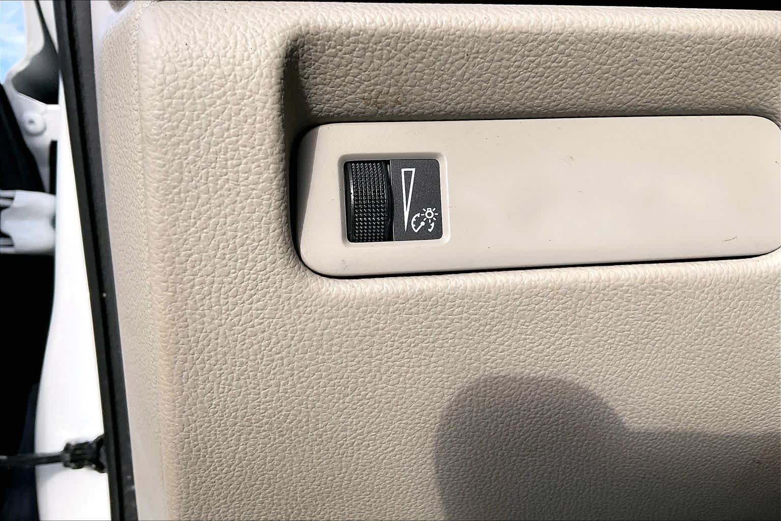 Used 2016 Crystal White Tricoat Cadillac Standard RWD image 35