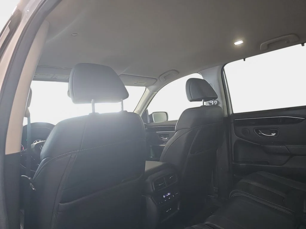 Used 2025 White Honda EX-L image 10