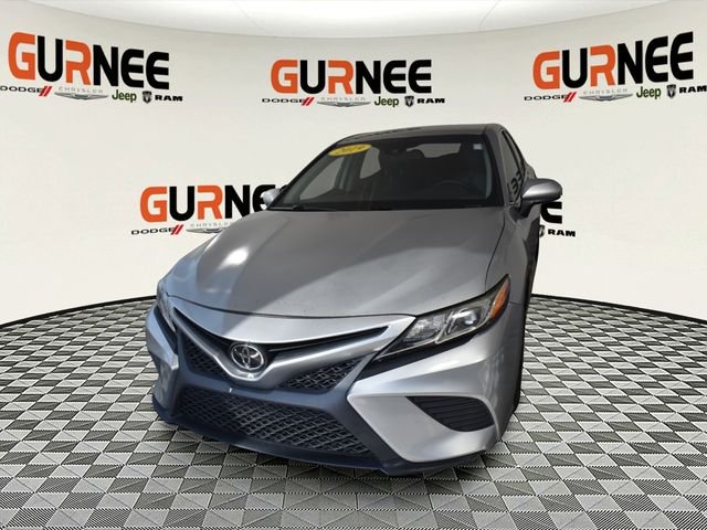 Used 2019 Silver Toyota SE image 7