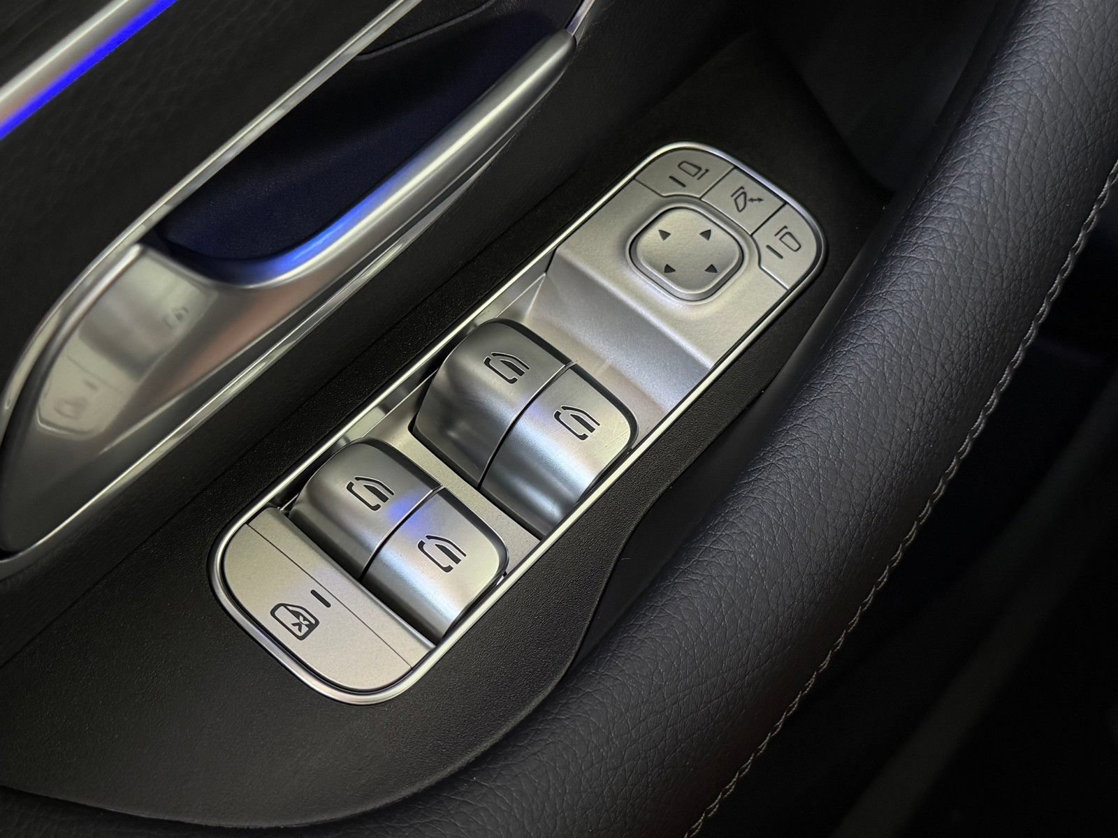 New 2026 Obsidian Black Metallic Mercedes-Benz GLE 350 image 44