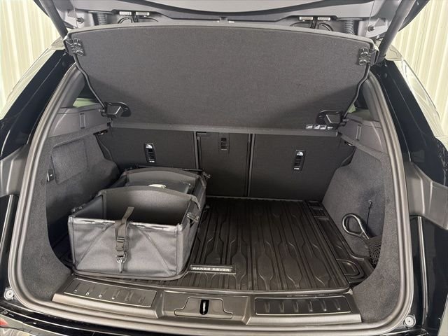 New 2026 Santorini Black Land Rover Dynamic image 28