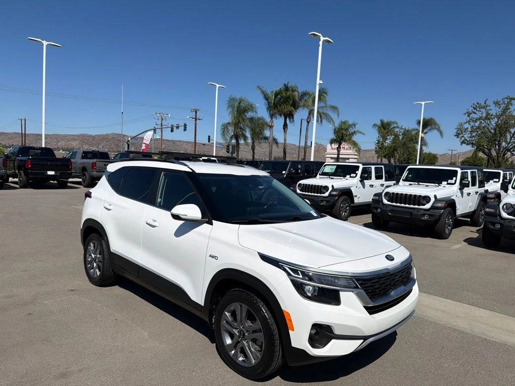 Used 2021 Kia Seltos S with VIN KNDEUCAA6M7165387 for sale in Hemet, CA