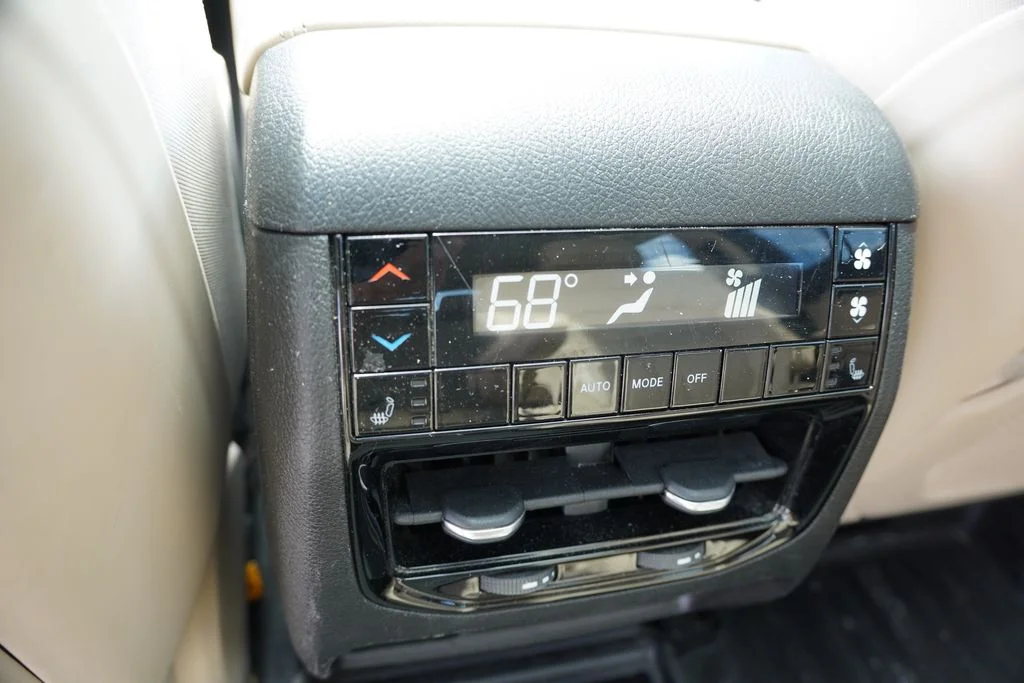 Used 2021 Bright White Clearcoat Jeep Limited image 4