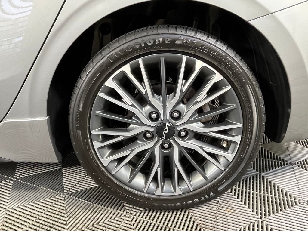 Used 2022 Gray Kia GT-Line image 14