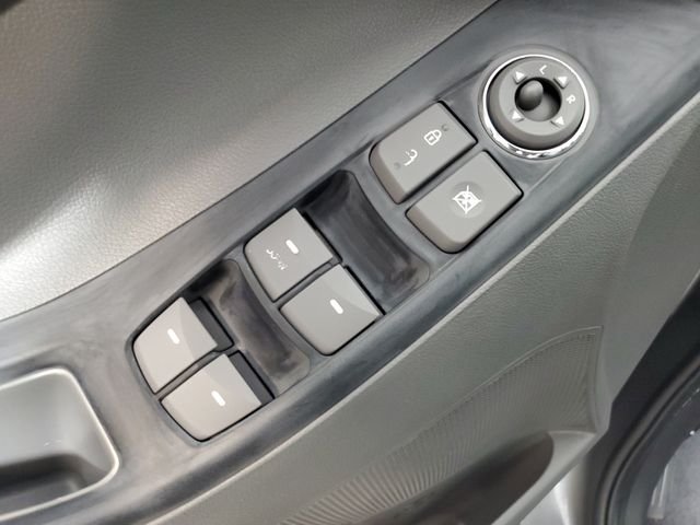 Used 2013 Gray Hyundai GLS image 18