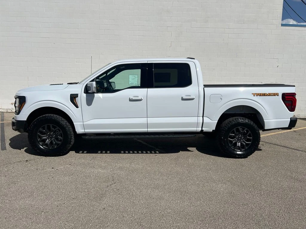 New 2026 Oxford White Ford Tremor® image 2