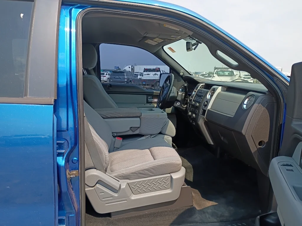 Used 2012 Blue Ford XLT image 9