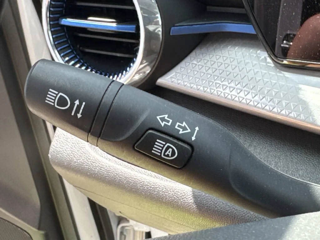 Used 2025 White Chevrolet LT image 30