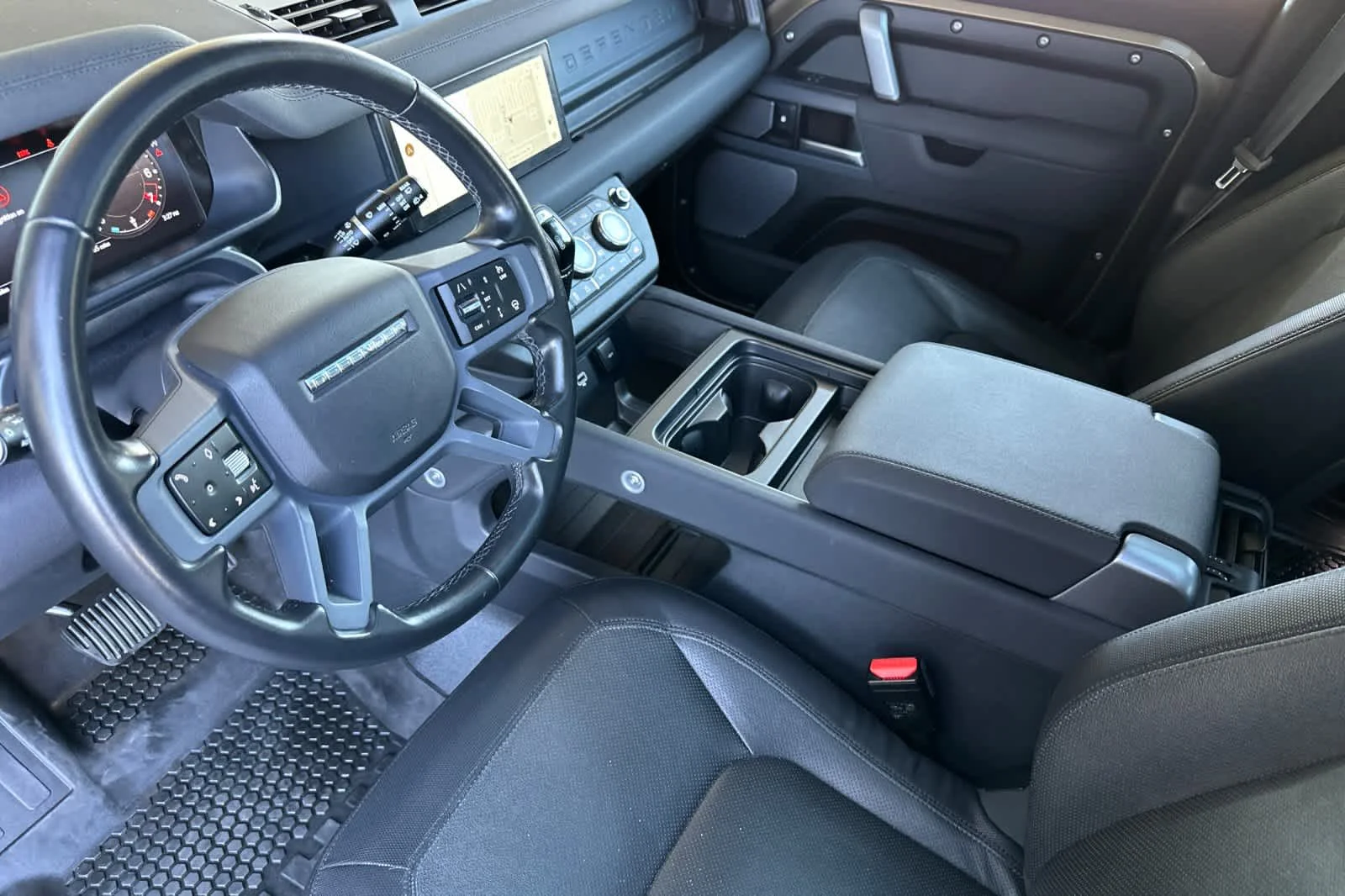 Used 2023 Gondwana Stone Land Rover X-Dynamic SE image 11