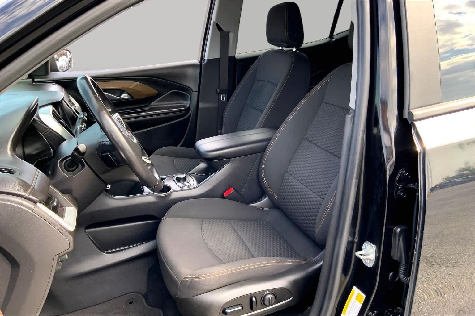 Certified Used 2021 Ebony Twilight Metallic GMC SLE image 8