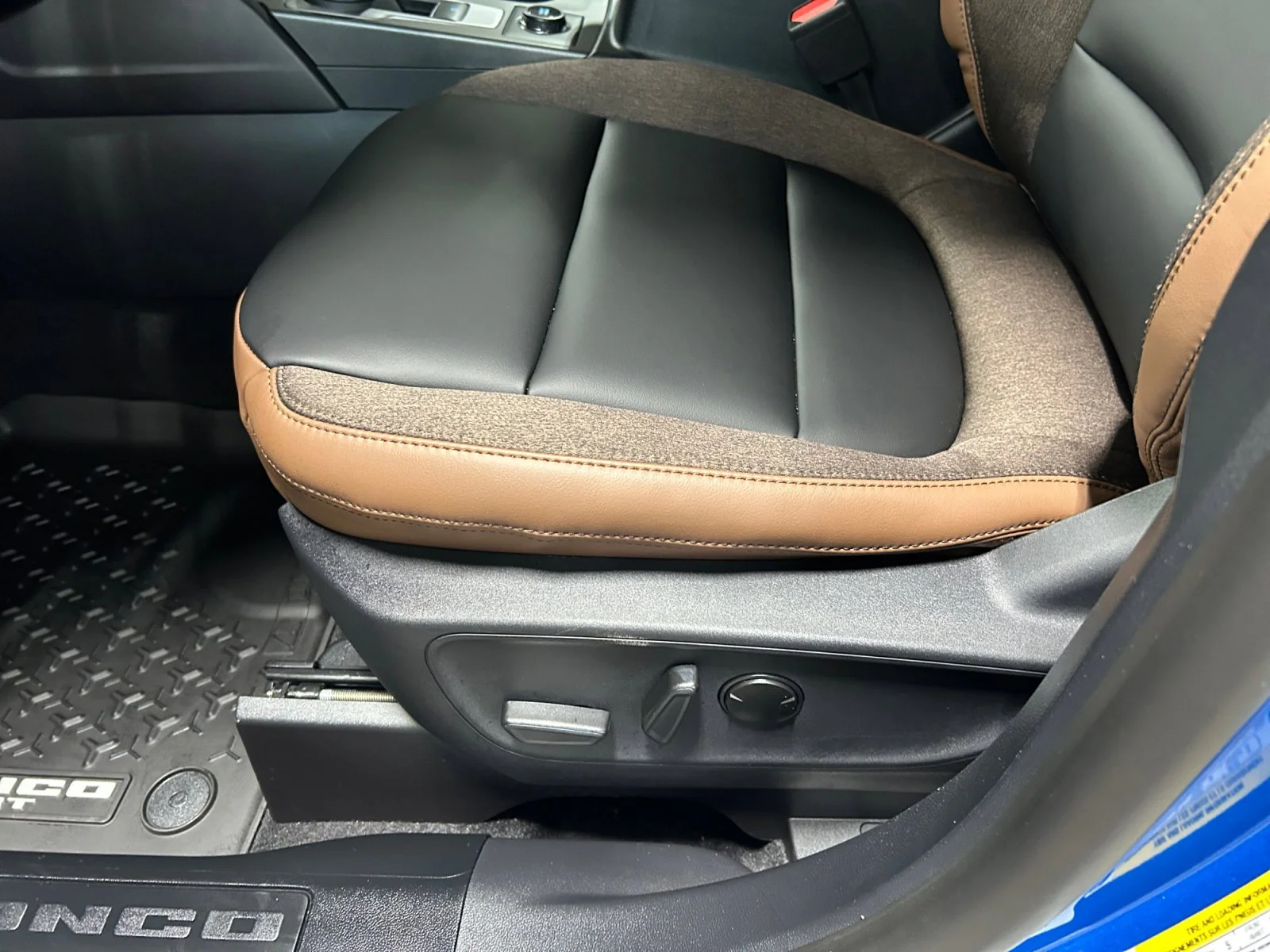 New 2026 Velocity Blue Metallic Ford Outer Banks image 14