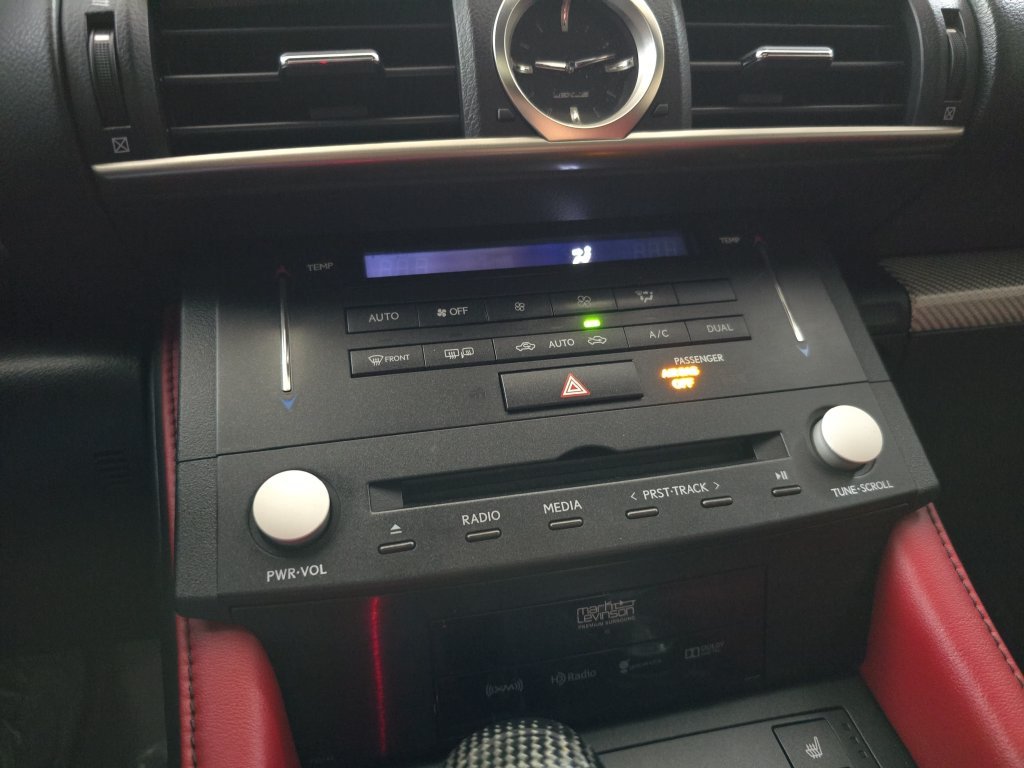 Used 2015 Black Lexus F image 21