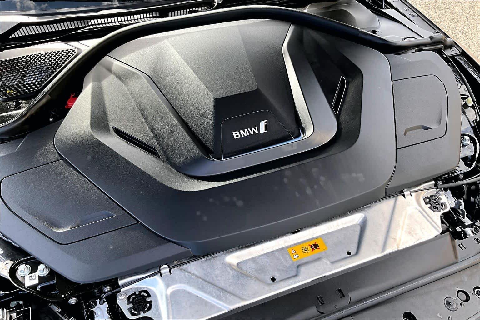 Used 2023 Black Sapphire Metallic BMW eDrive40 image 32