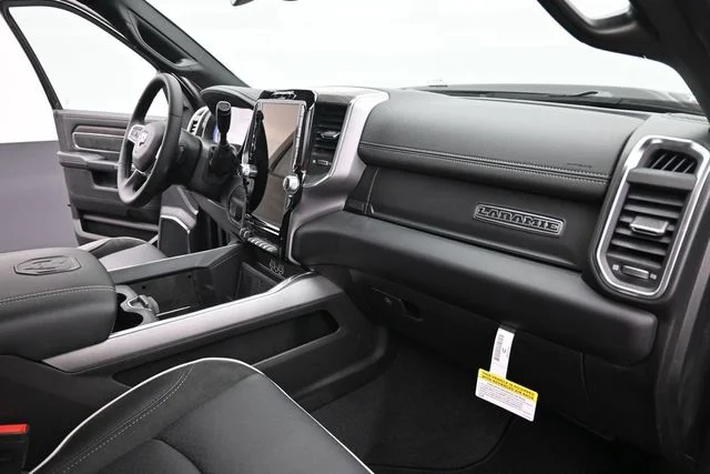 New 2026 Diamond Black Crystal Pearl-Coat Exterior Paint RAM Laramie image 17