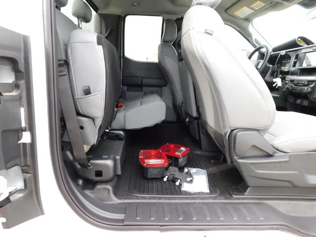 2025 Ford F-350 Super Duty Chassis Cab XL - Photo 57
