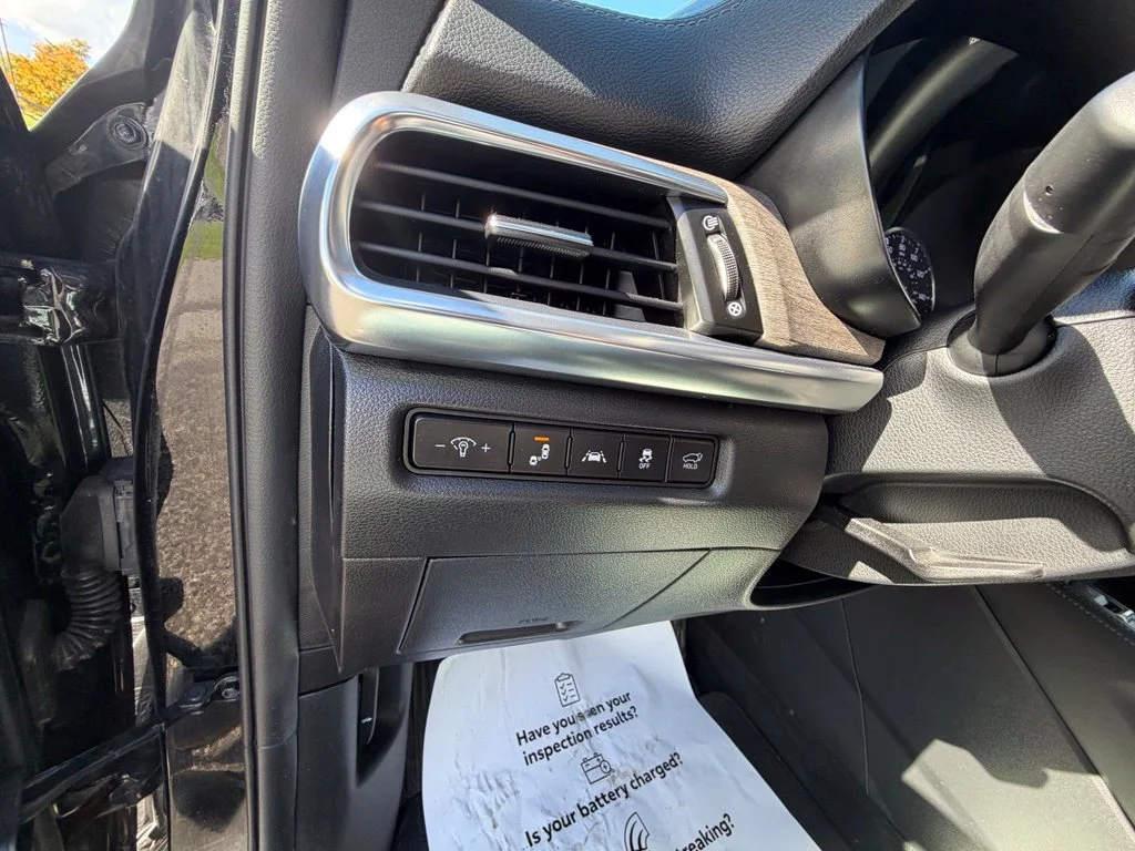 Used 2022 Black Kia EX image 16