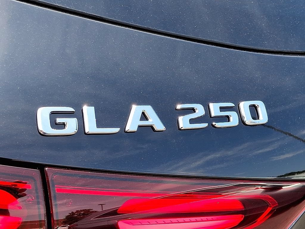 New 2026 Night Black Mercedes-Benz GLA 250 image 38