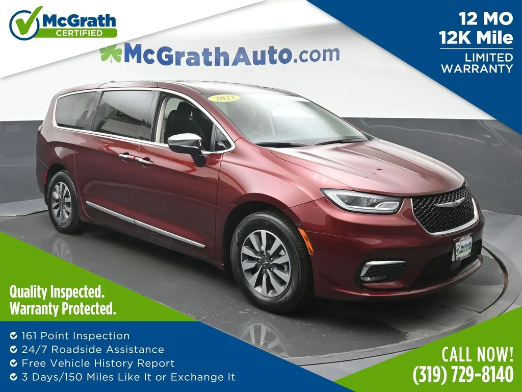 2023 Chrysler Pacifica Hybrid Limited Hybrid's photo