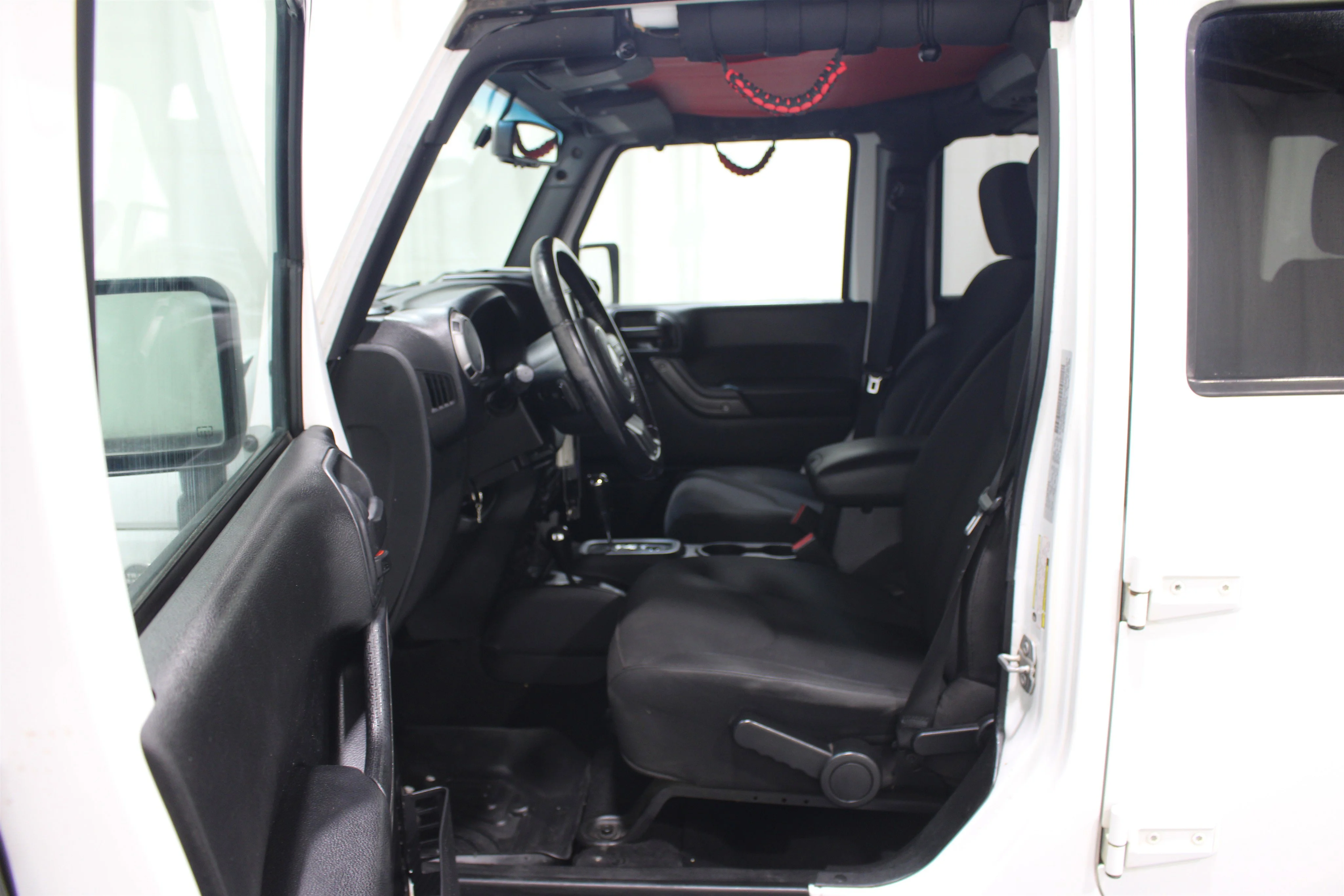 Used 2016 Bright White Clearcoat Jeep Sport image 3
