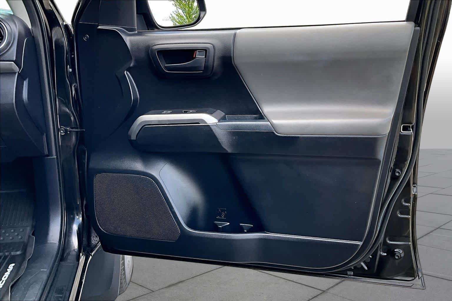 Used 2017 Black Toyota SR5 image 22