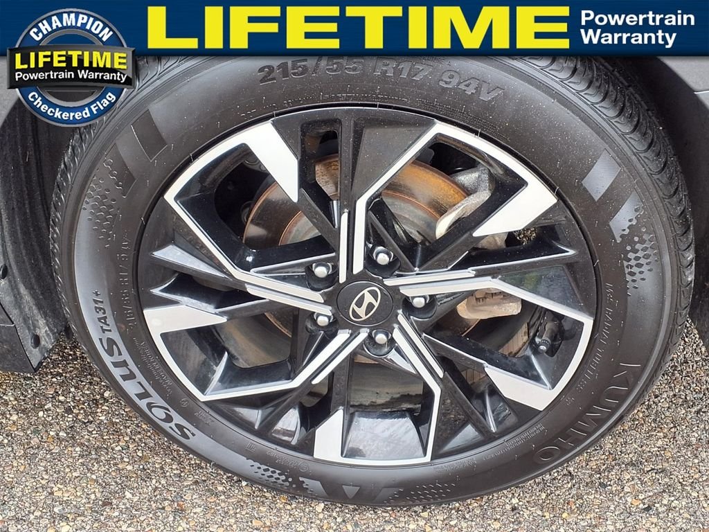 Used 2025 Gray Hyundai SEL image 9