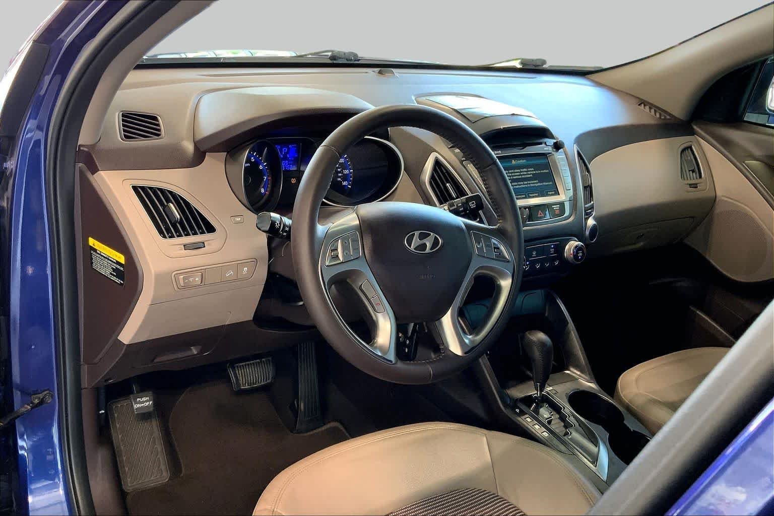 Used 2011 Iris Blue Hyundai GLS image 17