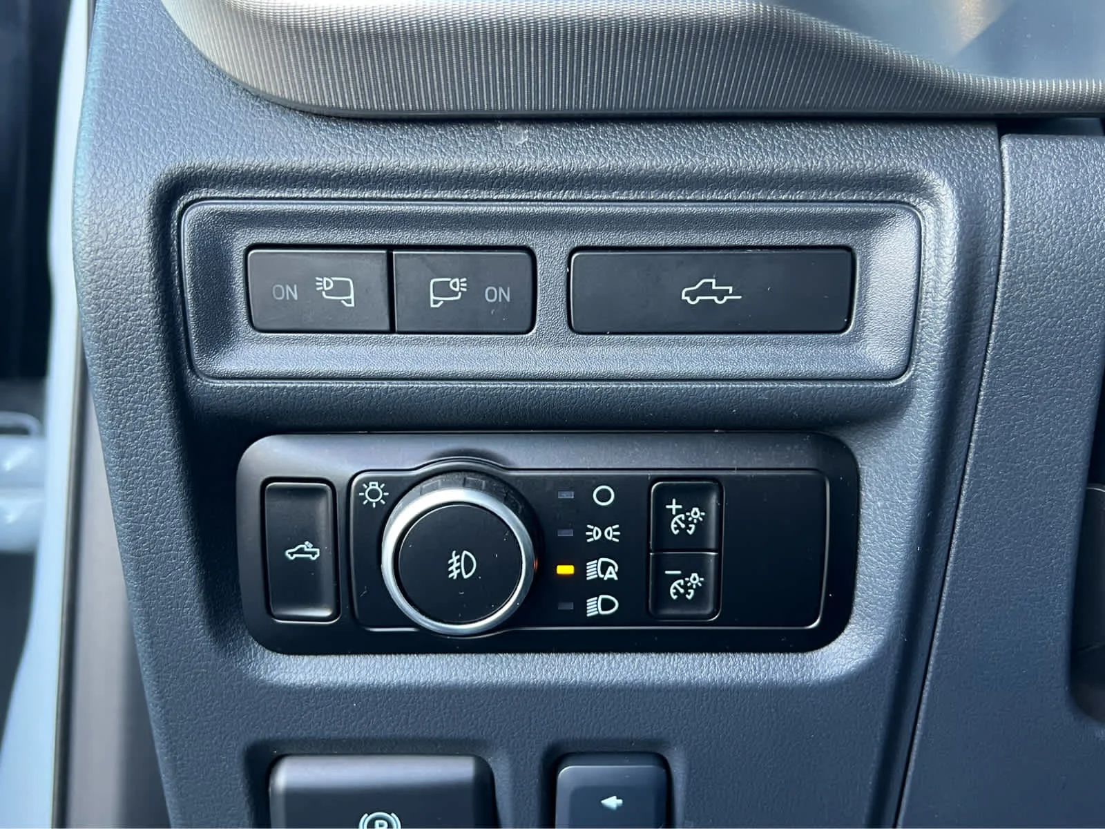 Used 2024 Avalanche Ford LARIAT image 32