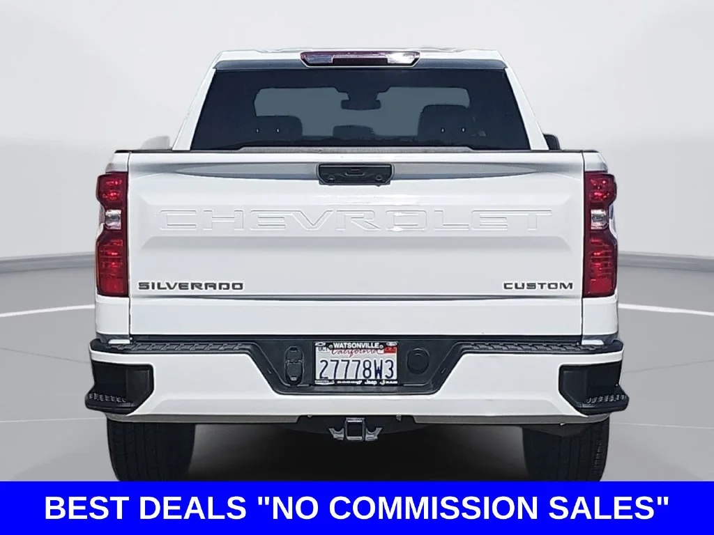 Used 2024 White Chevrolet Custom image 4