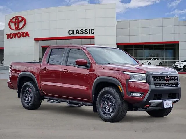 2025 Nissan Frontier PRO-4X Crew Cab 4X4's photo