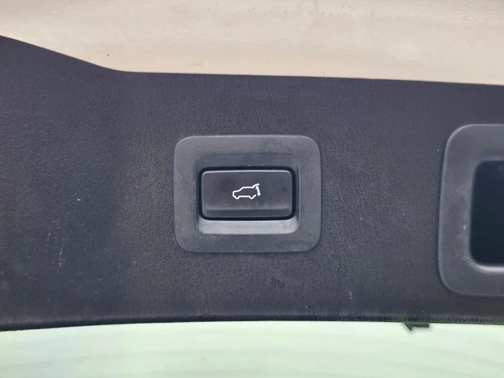 Used 2020 White Mazda Touring image 34