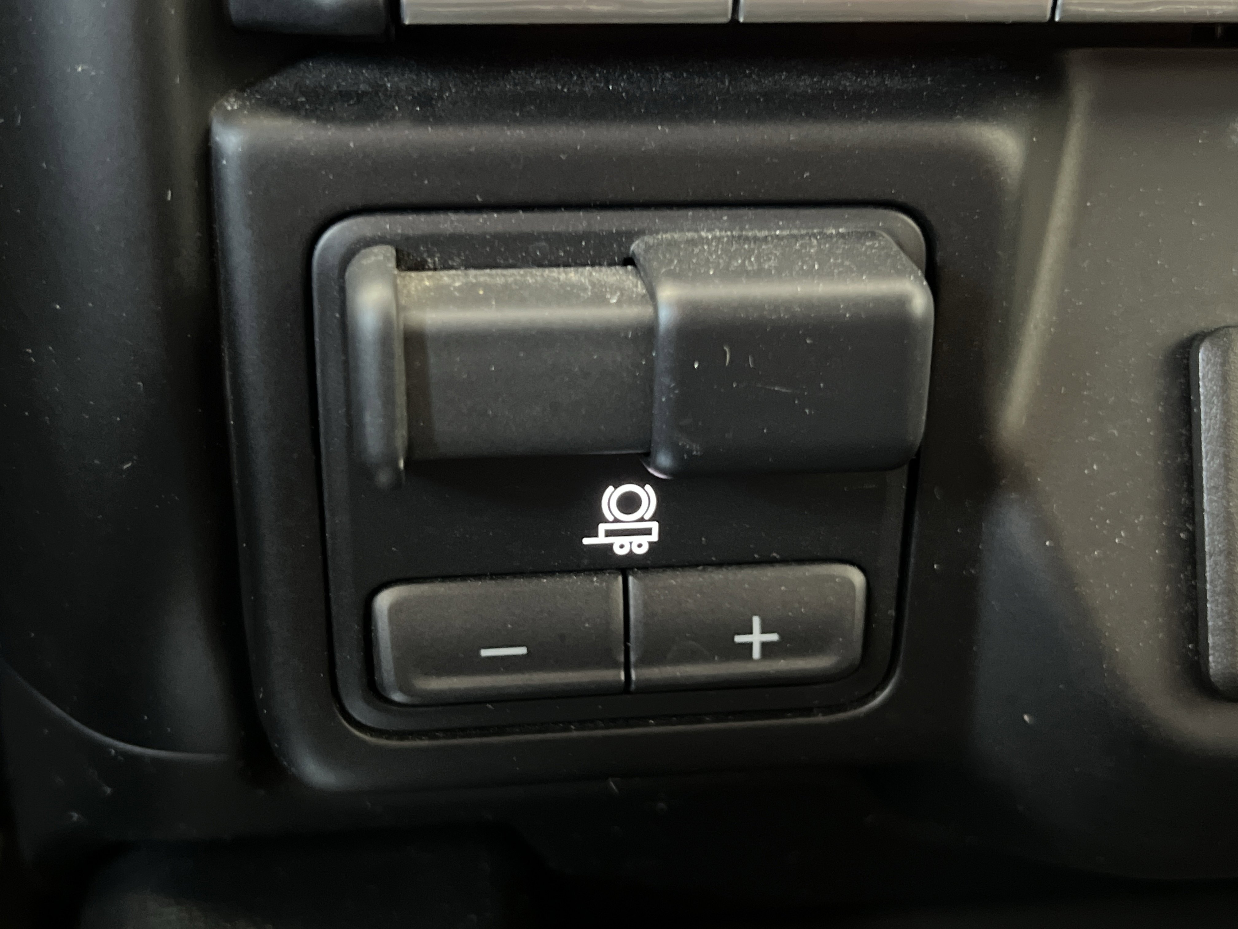 Used 2020 Havana Brown Metallic Chevrolet High Country image 25