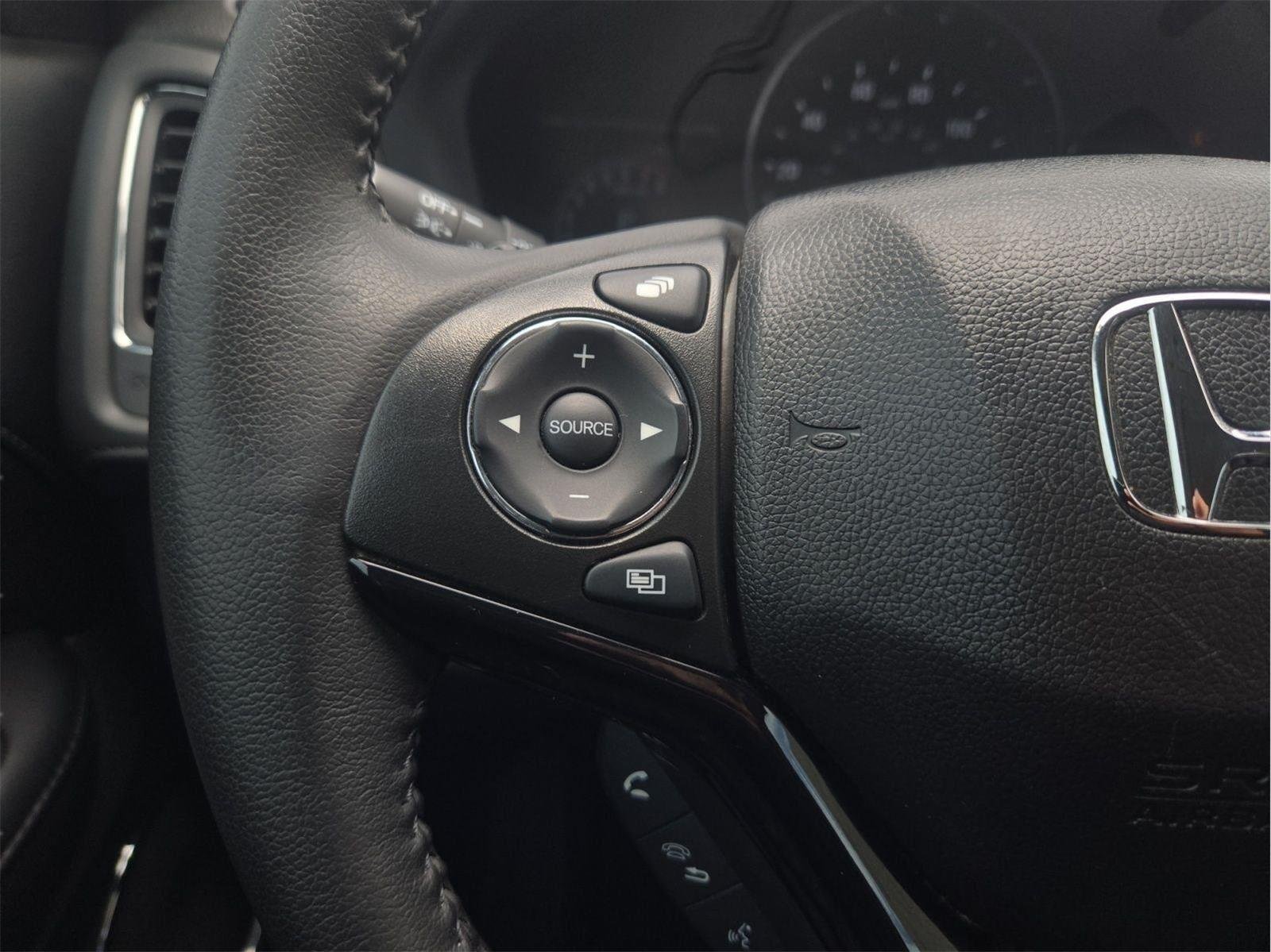 Used 2019 Crystal Black Pearl Honda EX-L image 18