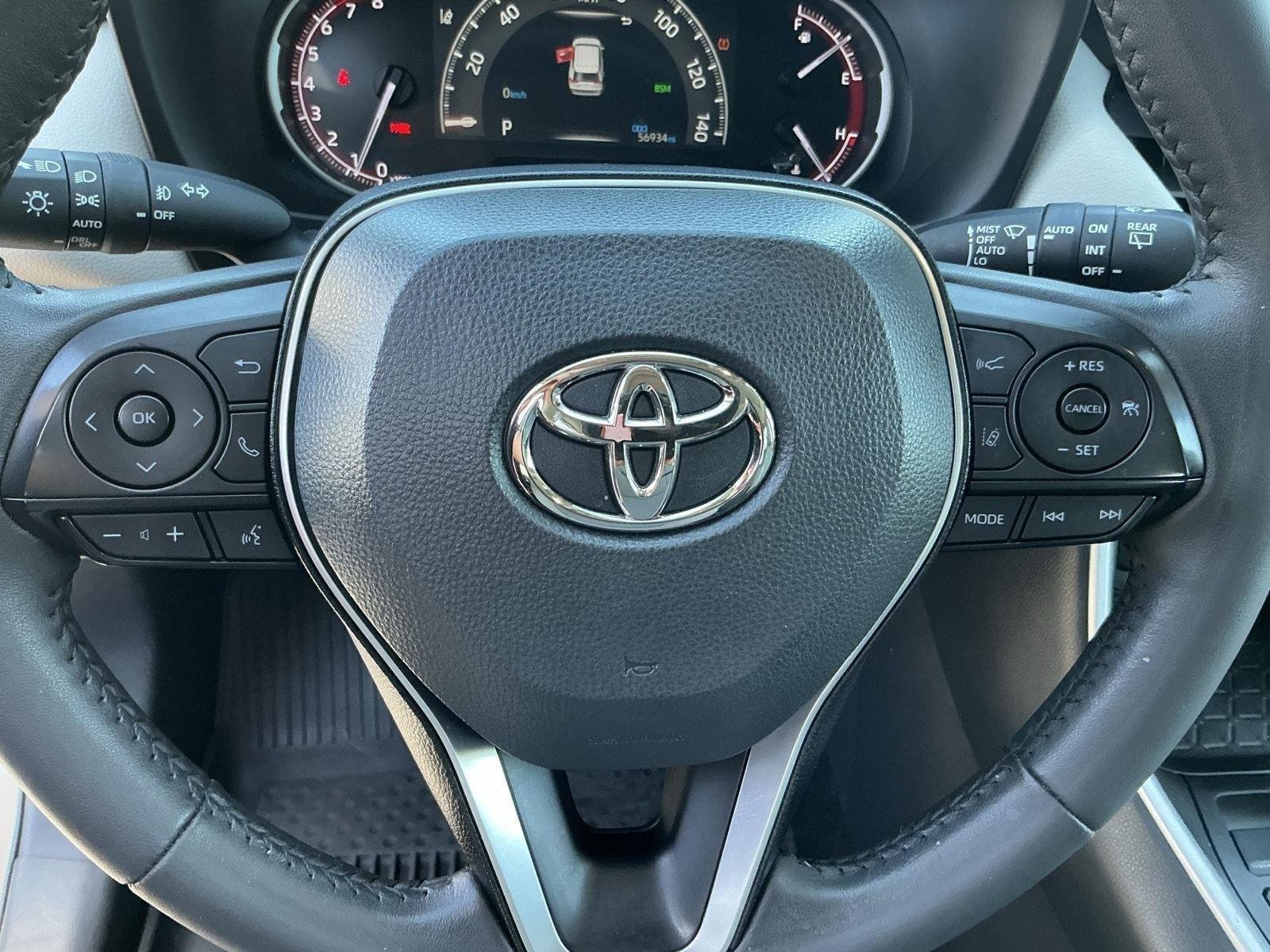 Certified Used 2025 Silver Sky Metallic Toyota XLE Premium image 10