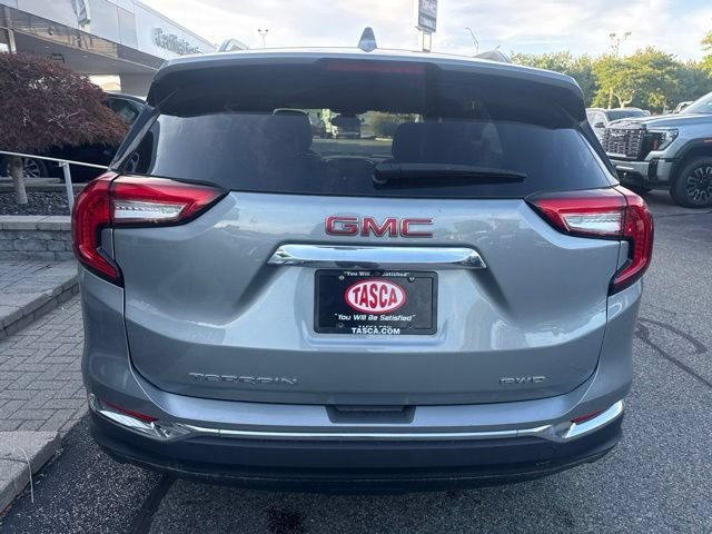 Used 2024 Sterling Metallic GMC SLT image 5